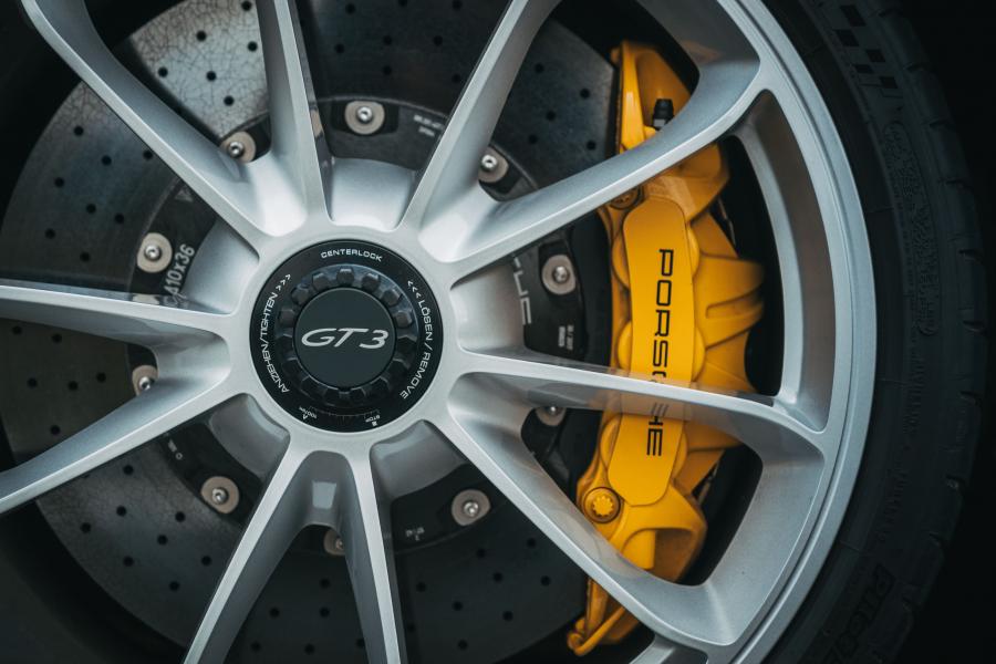 Колеса Porsche 911 GT3 (991) 2017 года  (UK) (фото 34 из 42)